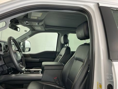 Certified 2025 Ford F350 Lariat w/ Black Appearance Package image 17