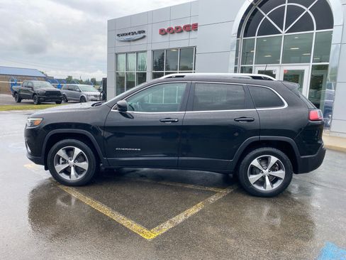 Used 2021 Jeep Cherokee Limited AWD/4WD image 2