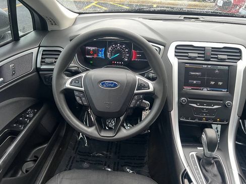 Used 2014 Ford Fusion SE FWD image 30