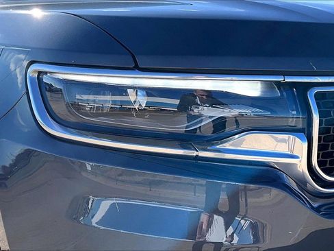 Used 2023 Jeep Wagoneer Series III w/ Premium Group I image 31