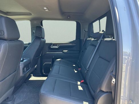 Used 2024 Chevrolet Silverado 1500 LT Trail Boss w/ LT Trail Boss Premium Package AWD/4WD image 10