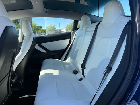 Used 2018 Tesla Model 3 image 9