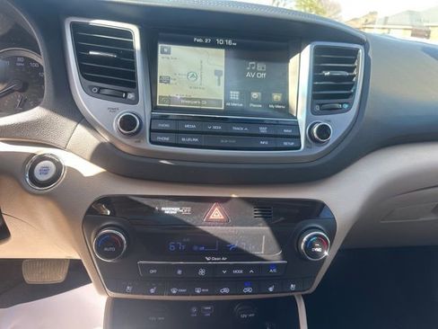 Used 2016 Hyundai Tucson Limited w/ Option Group 03 image 19