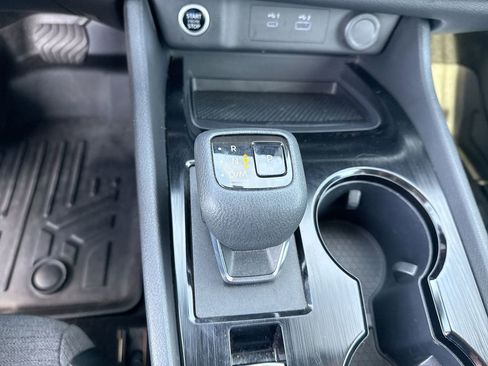 Used 2023 Nissan Rogue SV image 17