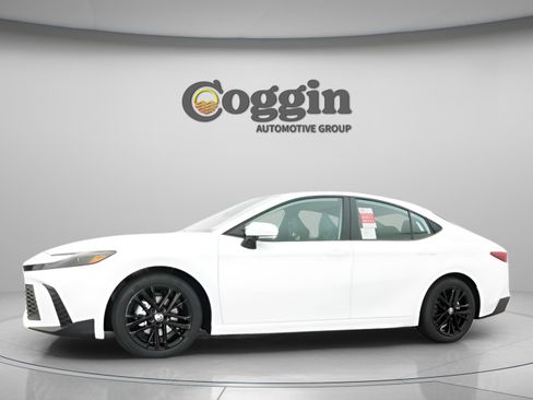 New 2026 Toyota Camry SE image 5