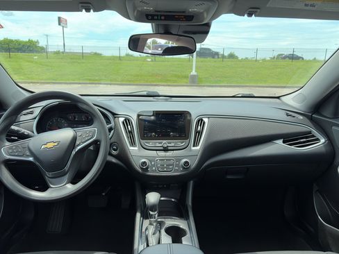 Used 2025 Chevrolet Malibu LT FWD image 13