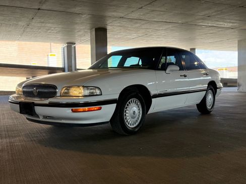 Used 1999 Buick Le Sabre Custom w/ Headliner Lighting Pkg FWD image 13