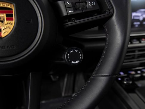 Used 2020 Porsche 911 Carrera S image 18