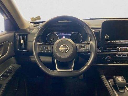 Certified 2023 Nissan Pathfinder SV image 12