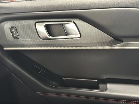 New 2026 Ford Explorer ST-Line w/ ST-Line Street Pack image 22