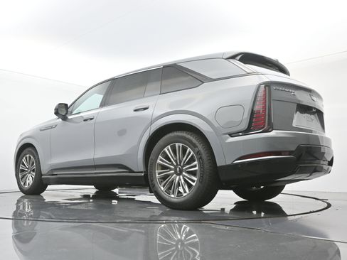 New 2026 Cadillac Escalade IQ Sport 1 w/ LPO, Floor Liner Package image 17