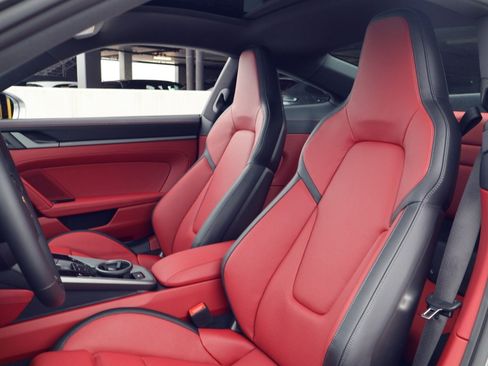 Certified 2026 Porsche 911 Carrera RWD image 5