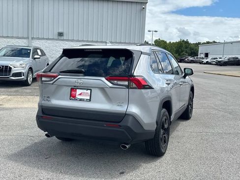 Used 2025 Toyota RAV4 XLE AWD/4WD image 4