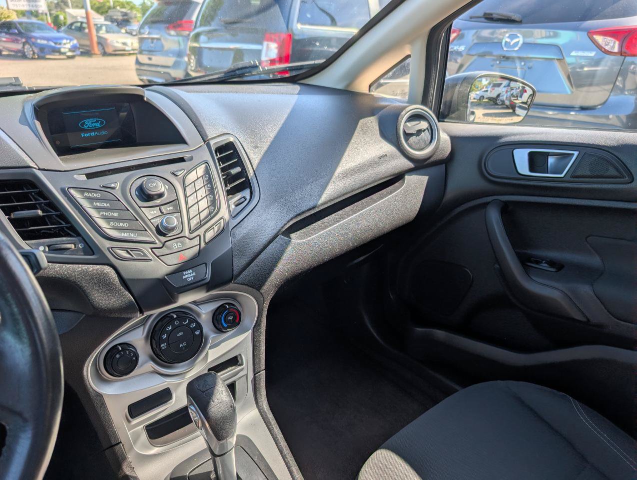 Used 2015 Ford Fiesta SE FWD image 20