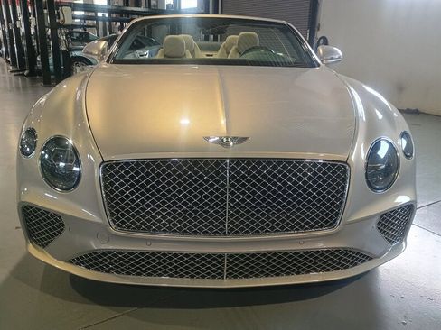 Used 2020 Bentley Continental GT image 10