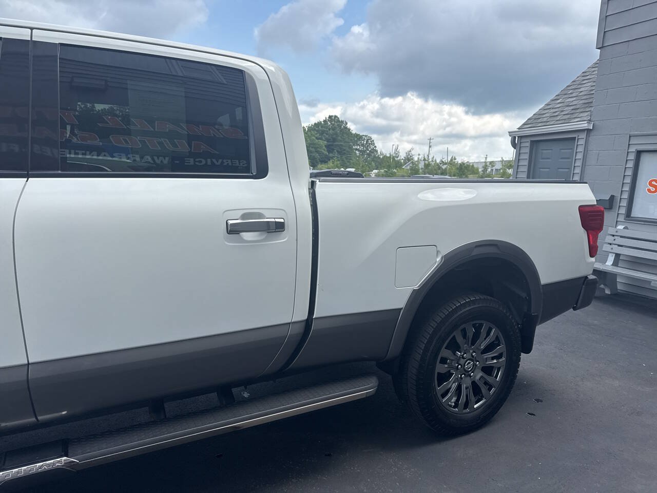 Used 2017 Nissan Titan Platinum Reserve AWD/4WD image 5
