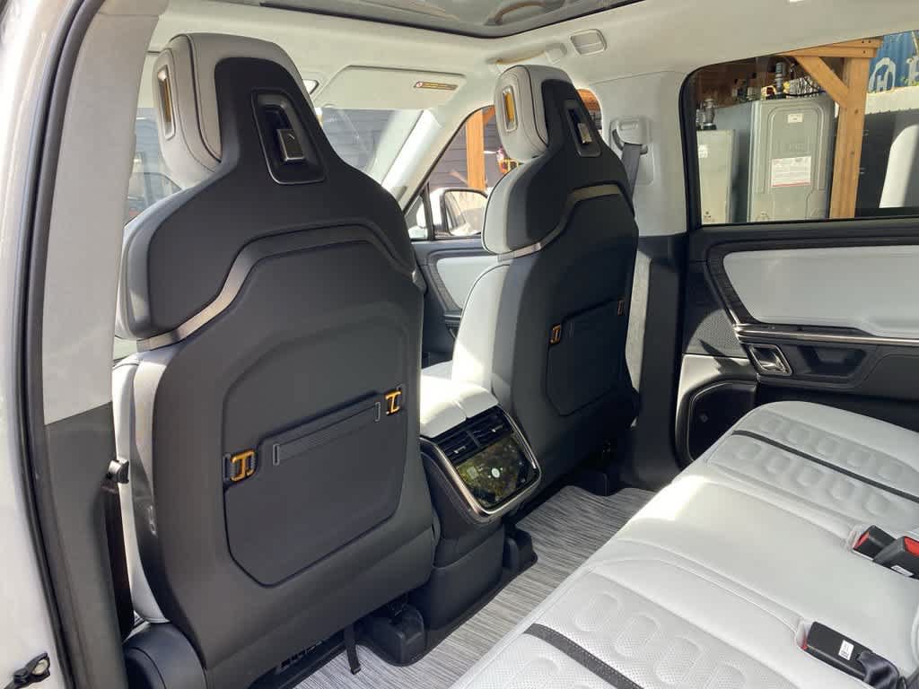 Used 2023 Rivian R1S Launch Edition Quad AWD/4WD image 15