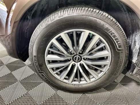 Certified 2022 Nissan Armada SL image 19