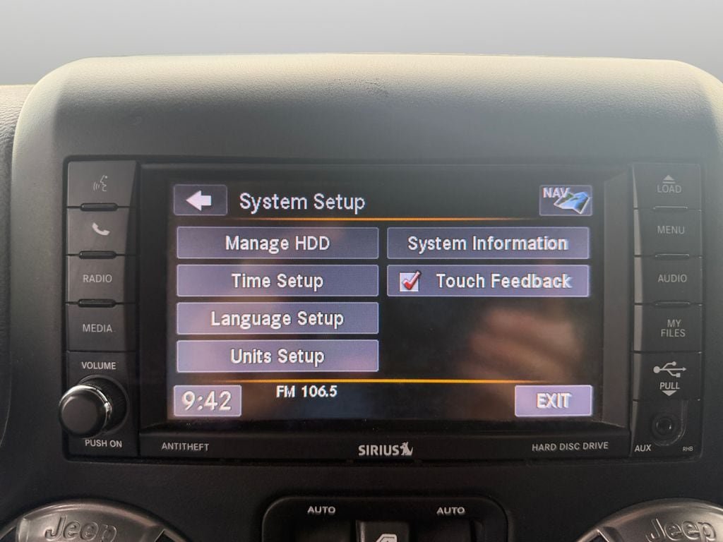 Used 2018 Jeep Wrangler Unlimited Sahara w/ Dual Top Group AWD/4WD image 27