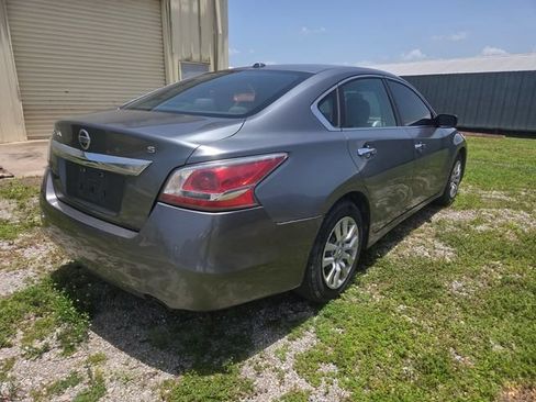 Used 2015 Nissan Altima 2.5 S w/ Power Driver Seat Package FWD image 2
