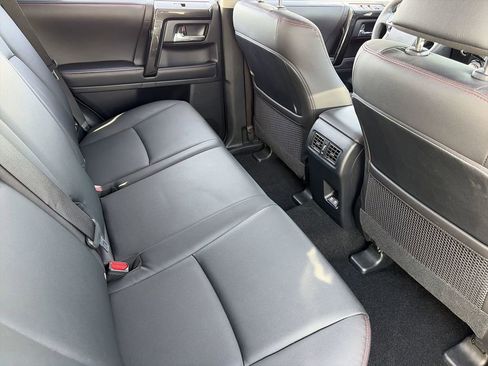 Used 2022 Toyota 4Runner TRD Off-Road Premium AWD/4WD image 31