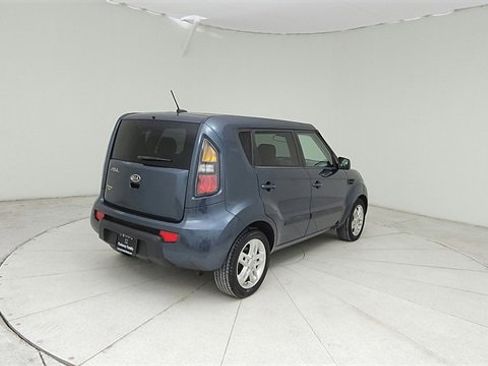 Used 2011 Kia Soul + w/ Audio Pkg image 5