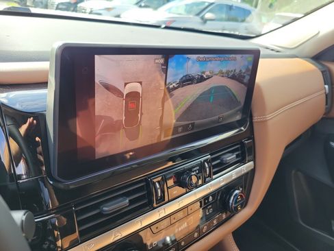 New 2026 Nissan Pathfinder Platinum AWD/4WD image 31