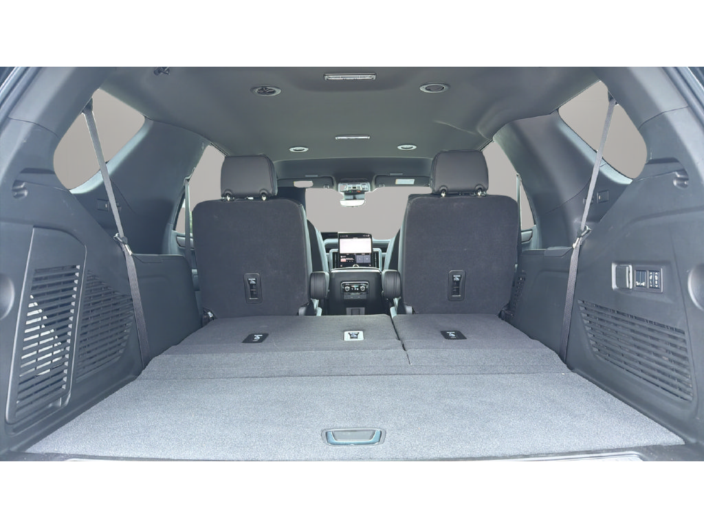 Used 2026 GMC Yukon Denali w/ Advanced Technology Package AWD/4WD image 13