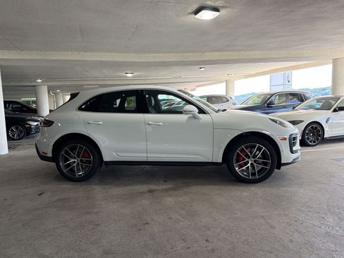 Used 2023 Porsche Macan S AWD/4WD image 7