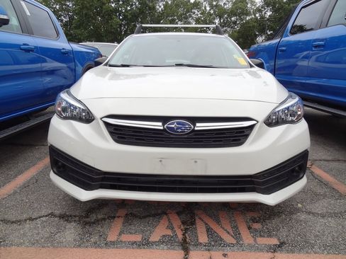 Used 2020 Subaru Impreza 2.0i image 2