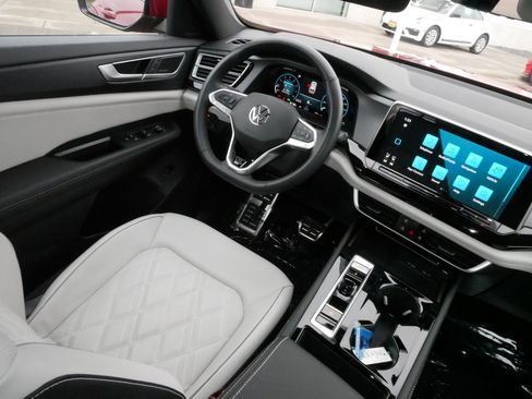 Certified 2025 Volkswagen Atlas Cross Sport SEL Premium R-Line image 9