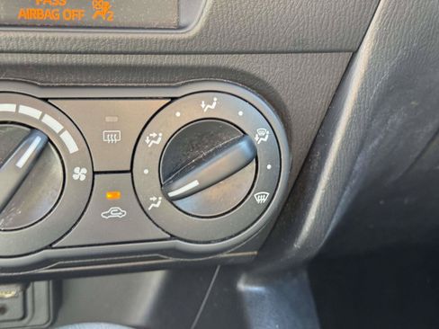 Used 2015 MAZDA MAZDA3 i SV FWD image 22