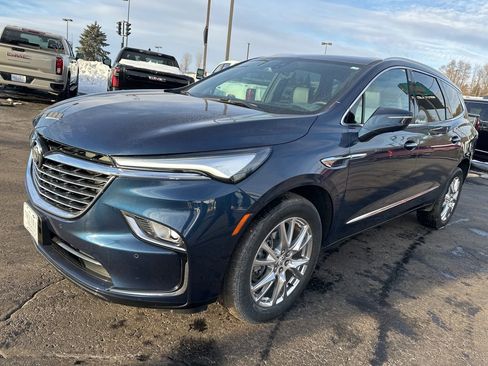 Used 2023 Buick Enclave Premium w/ Experience Buick Package image 7