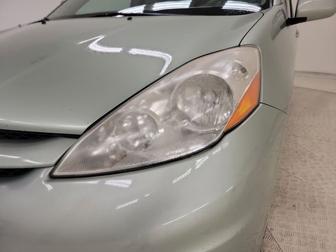 Used 2007 Toyota Sienna XLE image 9