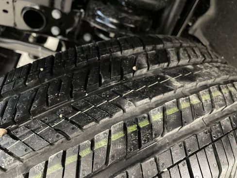 New 2025 Jeep Gladiator Sport image 36