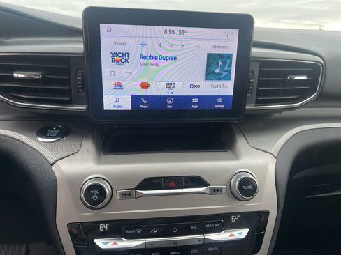 Used 2021 Ford Explorer XLT w/ Equipment Group 202A image 17