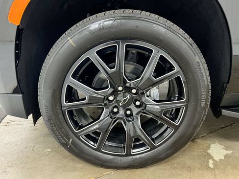 Used 2023 Chevrolet Tahoe Premier AWD/4WD image 27