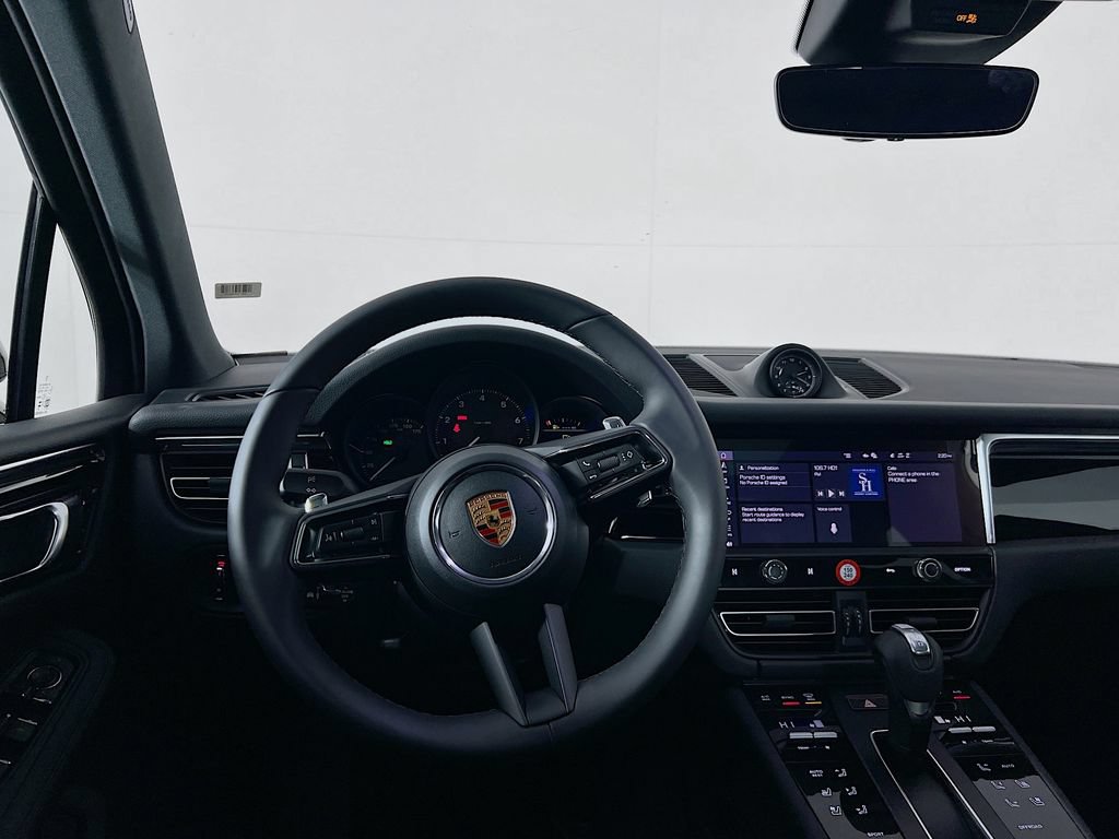 Certified 2026 Porsche Macan AWD/4WD image 25