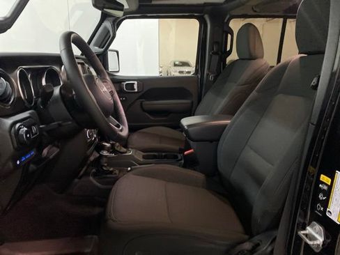 Used 2023 Jeep Wrangler Unlimited w/ Sun & Screen Package AWD/4WD image 18