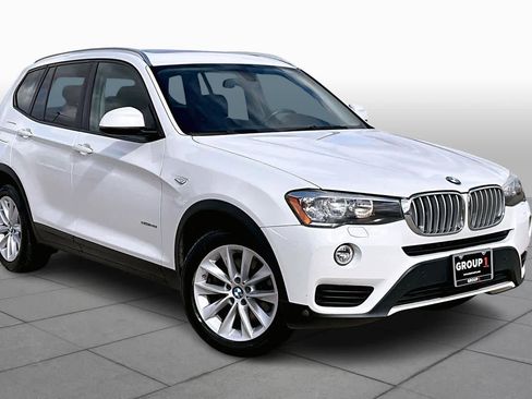 Used 2017 BMW X3 sDrive28i image 2