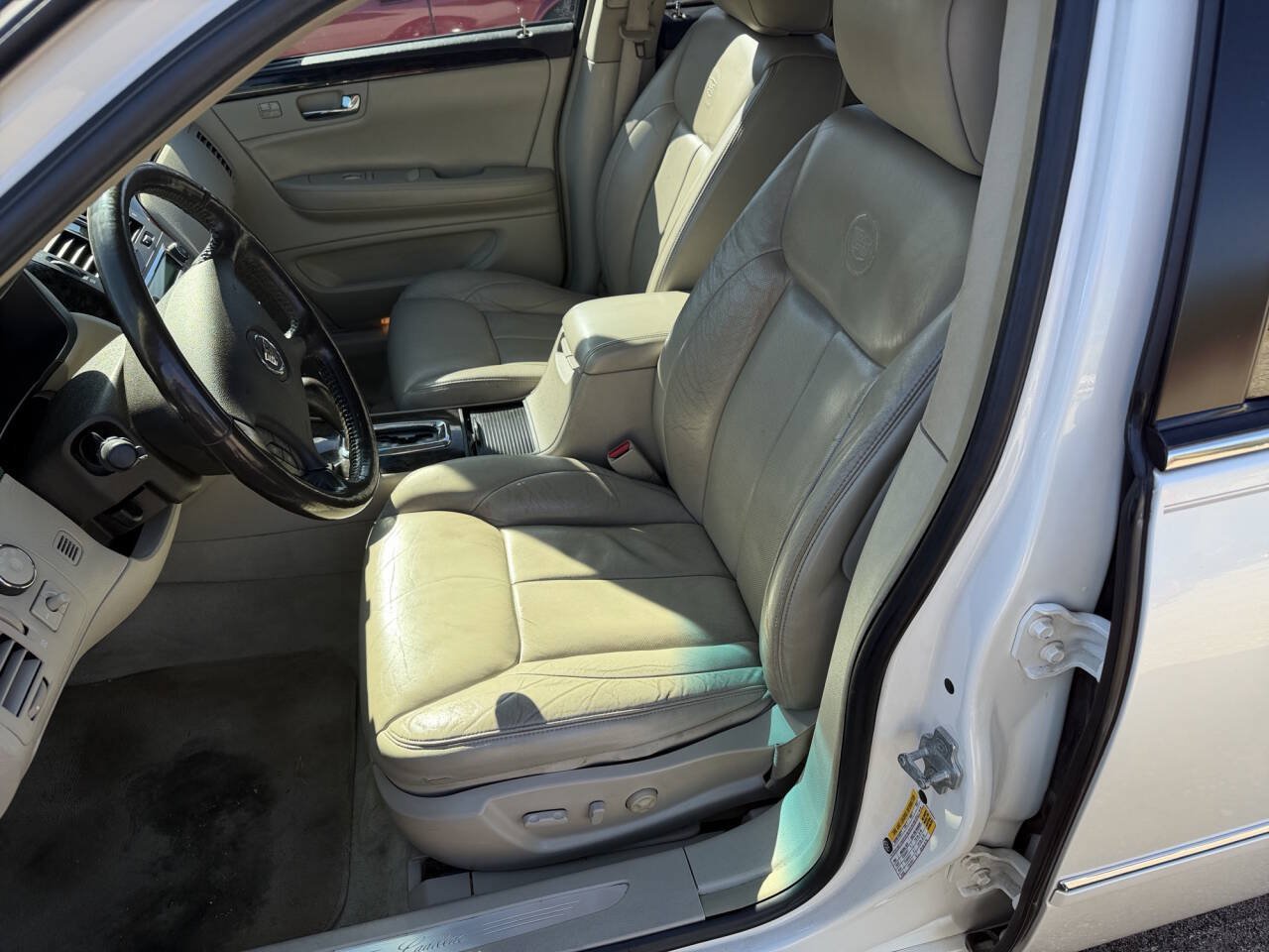 Used 2008 Cadillac DTS FWD image 19