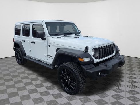 Used 2024 Jeep Wrangler Unlimited Sport AWD/4WD image 4