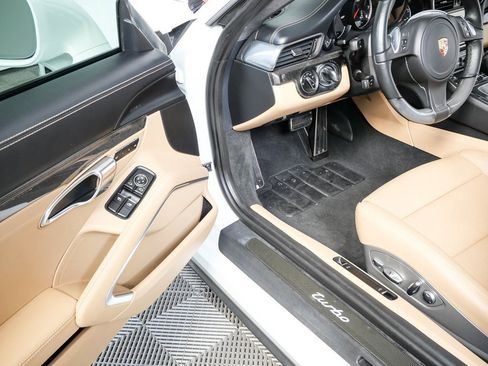Certified 2015 Porsche 911 Turbo image 8