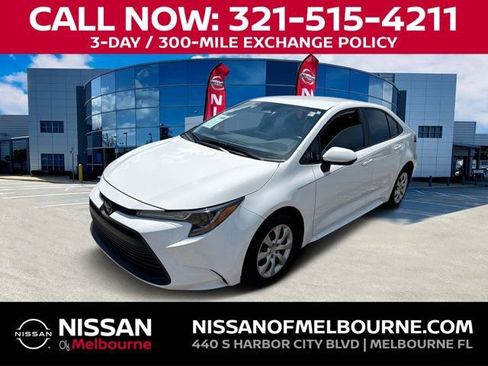 Used 2025 Toyota Corolla LE FWD image 1