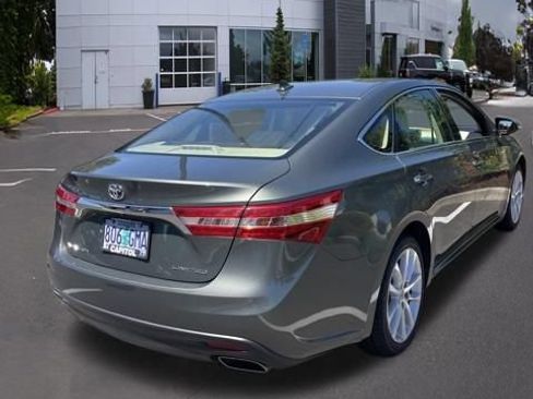 Used 2013 Toyota Avalon Limited w/ Technology Pkg FWD image 21