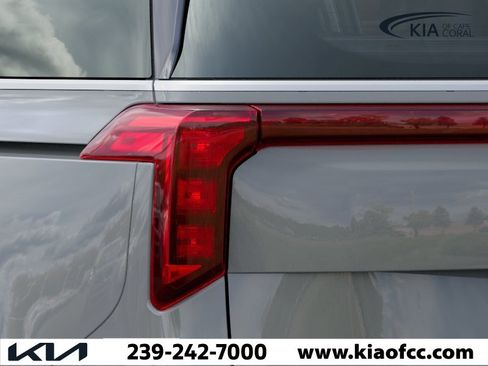 New 2026 Kia Carnival EX FWD image 11