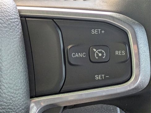 Used 2020 RAM 1500 Laramie image 28