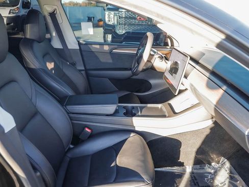 Used 2024 Tesla Model Y 2WD image 17