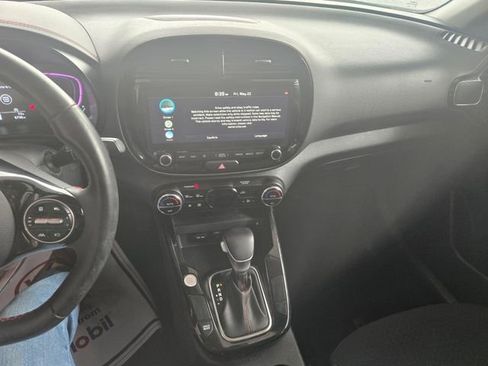 Used 2025 Kia Soul GT-Line FWD image 2