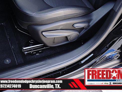 New 2026 Jeep Compass Latitude image 37